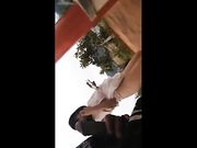 猥琐猪头男和身材不错的白虎女主播在风景区的凉亭里直播啪啪对白清晰