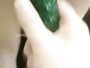 和爸爸玩冰火结果草完被爸爸用大黄瓜插插