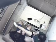 小情侣就是有激情啊中午吃饭的时候还要在包间里偷偷来一炮