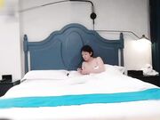 白嫩少妇寂寞满足性欲望