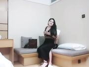 180长腿嫩模带你体验黑丝的诱惑