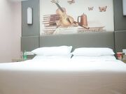 纤细美腿小妹舌吻69各种姿势爆插挺耐操01