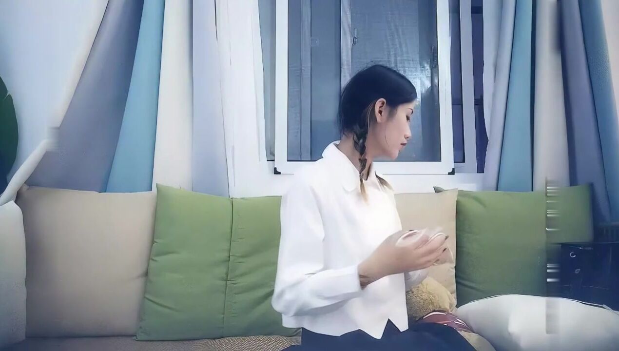 黄先生约两个辫子萌妹啪啪换上可爱情趣装骑乘猛操01