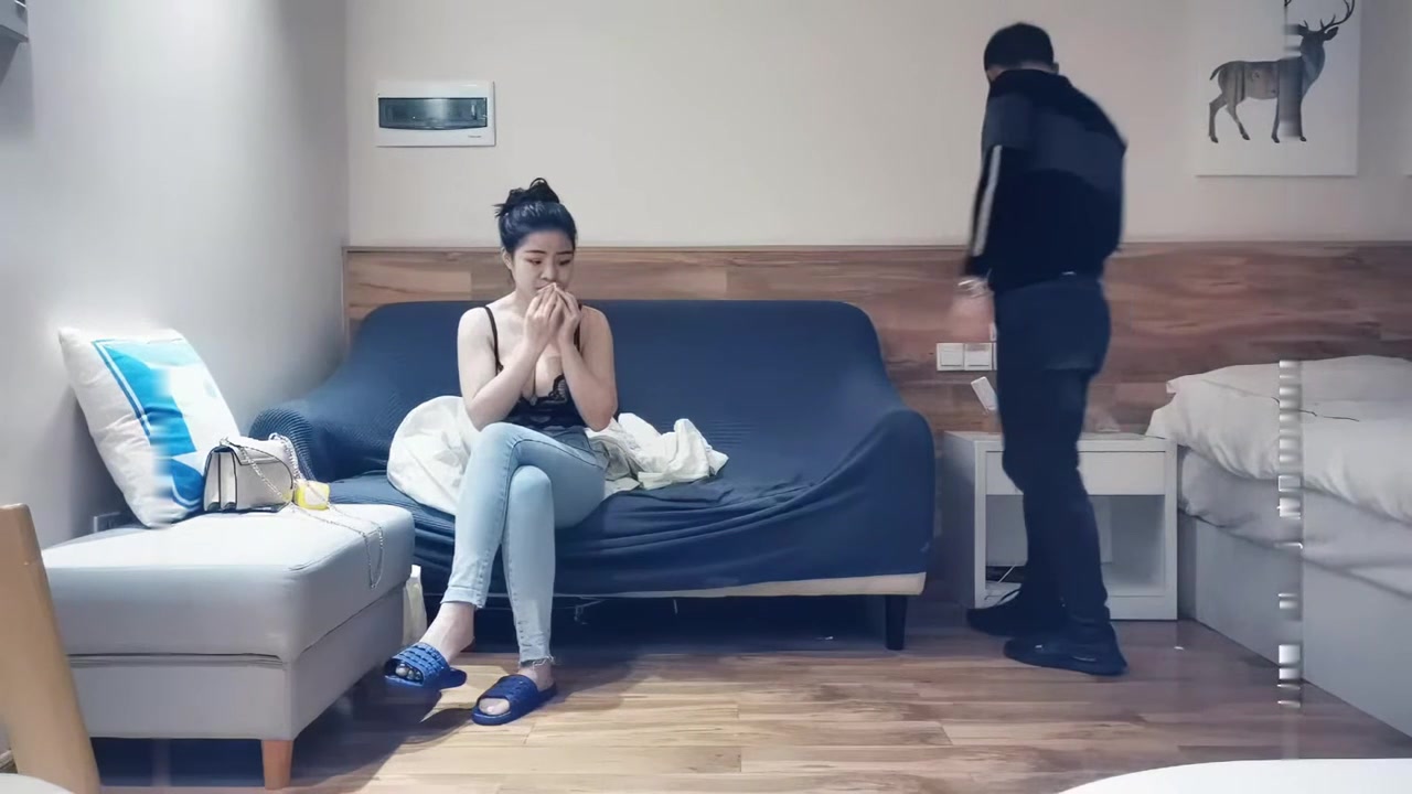 黄先生探花约大奶妹子口交舔弄床上骑坐自己动01