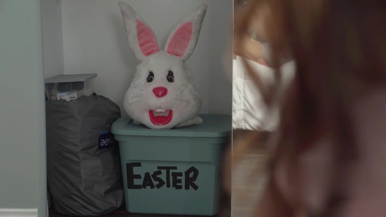 东方小美女和白嫩美女一起玩3P插着吃逼