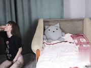 超靓女孩喜欢喝尿鸡巴深喉到喉咙兴奋