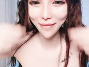 大眼网红妹子撅起屁股特写美鲍鱼粉穴01