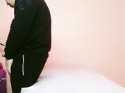 广西按摩美容院少妇老板娘接客顶胖叔吃快餐