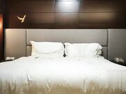 小宝寻花带你找外围白衣颜值美女坐在身上捏奶子口交舔屌