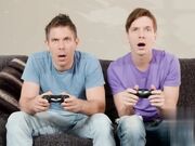 小山雀伊甸园罪恶被2只大公鸡双重刺穿