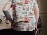 俄罗斯银发蓝眼睛美女和男友做爱前喝酒调情