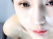 最近聊天平台很火的范大小姐大尺度诱惑把自己整得跟范冰冰似的估计花了不少钱