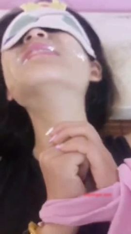 剧情演绎打工妹午休被小偷潜入没有财被胶布封口绑手劫色爽到叫哥哥