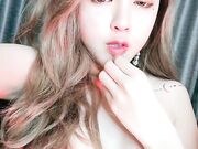 宝宝白嫩大奶小乳头好粉嫩粉色的小穴可舔可射