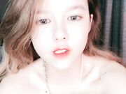 宝宝椅子上诱惑呻吟让粉丝撸射精液