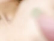 英气美女扭动小腰性感屁股怼着镜头