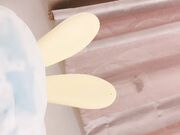 萝卜莉手指插穴摸弄流水高潮不断