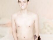 大鸡巴男主爆性感操女主播 无套女上位操逼 女主说很爽的 就是太大了