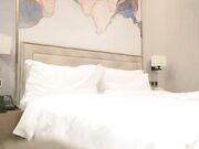 -脾气特别好的清纯甜美女生 被小哥后入搞了好长时间也没射 无奈地笑