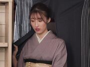 美丽的女房东被兼职员工变成肉手淫并陷入不忠的鸡巴