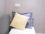 粉色嫩穴人妻上位舔弄鸡巴蛋蛋刺激阴蒂01