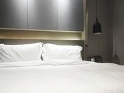 大屌男酒店约操极品外围上位抽插高潮01