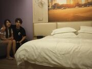 大屌生无可恋外围女神爆操骚逼高潮中01