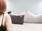 眼镜哥双飞两个粉嫩萌妹子 全程露脸激情大秀 让他们一起舔鸡巴亲小嘴