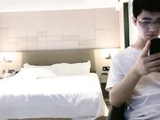 巨乳丰满小妹干完居然不让走非要继续留下01