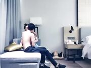 鸭舌帽妹子近距离蹲着口交69互舔扣逼猛操