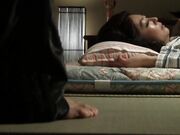 爱液溢出 她一边哭一边发声上升 互相爱抚后 生插入是夫妻关系的证明1