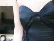 苗条小姐姐被头套男尽情蹂躏扶着冰箱后入