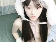 美少女被胖大叔玩穴爆操骑乘位抽插后入美臀