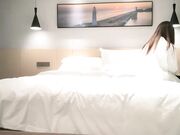 小宝寻花大神探花高素质外围妹蹲着口交舔屌