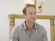 白嫩人妻居家口交吃鸡巴开心让爆菊花上位