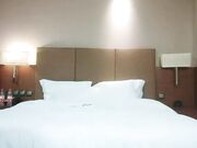 小宝寻花大神带你找外围深喉口交喜欢骑乘