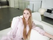 金发女神主动提臀玩弄大鸡巴后入打桩深插