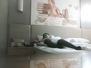 黑丝学生装嫩妹酒店展示美腿淫穴各种诱惑