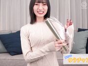 顿时一副调皮的表情 开始坐立不安 结果竟然边练边做爱 3