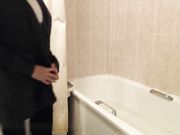 美国人气爆棚的华裔小钮浴室里自慰第一部