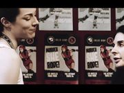 Pussy Posse 更衣室里三个舔阴户的骚妇