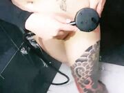 妹妹来大姨妈就草她姐姐 大鸡巴抽她脸2