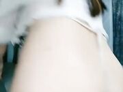 娘们儿天生骚样 最屌的是用水杯接水喝掉了