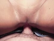 用金钱设下诱饵把性感的哥伦比亚女郎带到僻静处用大肥屌暴操内射一发的色男