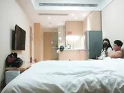 笑起来甜美外围妹 脱光光口交舔屌近距离拍摄