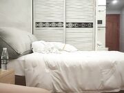 刚喝完酒赶过来奔放妹子 齐逼牛仔短裙 喜欢慢慢玩 今天是我第一个男人