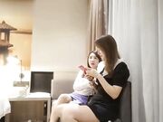 【约啪精选】极品双飞御姐少妇，左拥右抱一起舔弄近距离特写口交，翘起屁股换着操非常刺激！