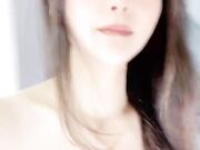 扒开丁字裤后入 第一视角撞击 按摩器假屌双管齐下 搞得好舒服