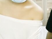 大款的跑车刷起黑丝开裆女主播和男友到卫生间卖力开草这妞的逼洞好小啊