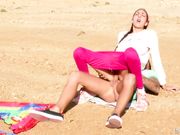 Teens Get Hardcore Outdoors 1 在户外享受性爱乐趣的年轻情侣